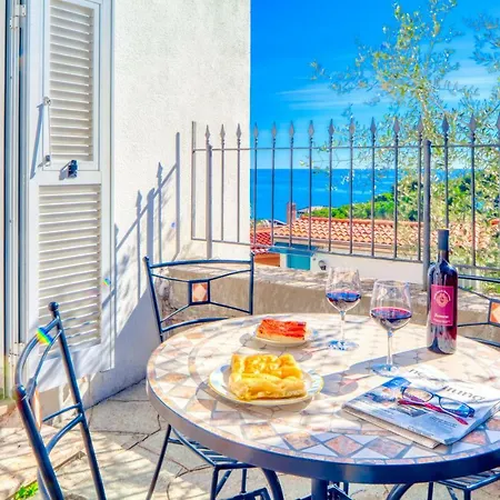 Apartment Il Geranio Sant'elmo - *